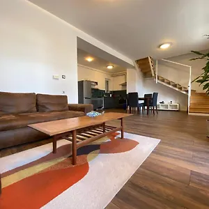 2 Bedroom 107 M2 Loft With Balcony , Budapest Hungría